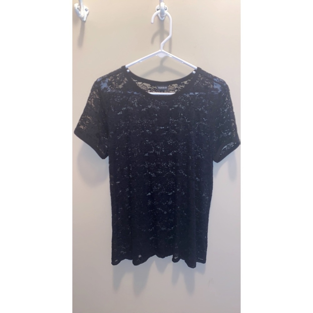 NWT Torrid size 0 black lace tee